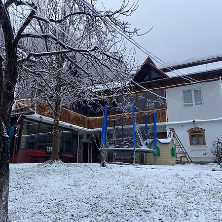 Casa Colt De Rai Villa Brezoi Eksteriør bilde