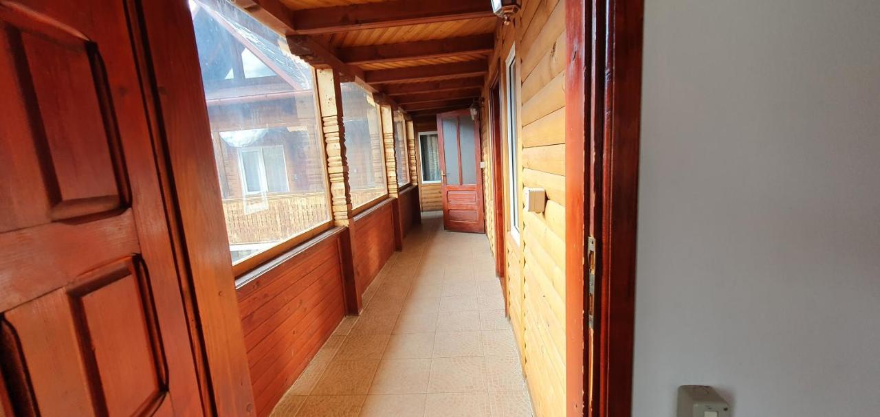 Casa Colt De Rai Villa Brezoi Eksteriør bilde