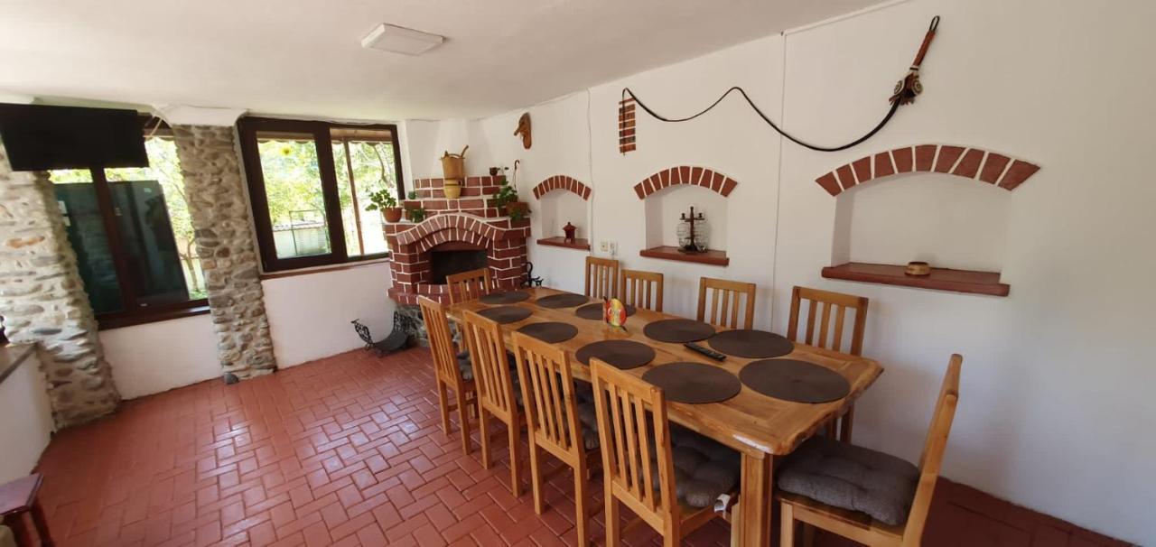 Casa Colt De Rai Villa Brezoi Eksteriør bilde