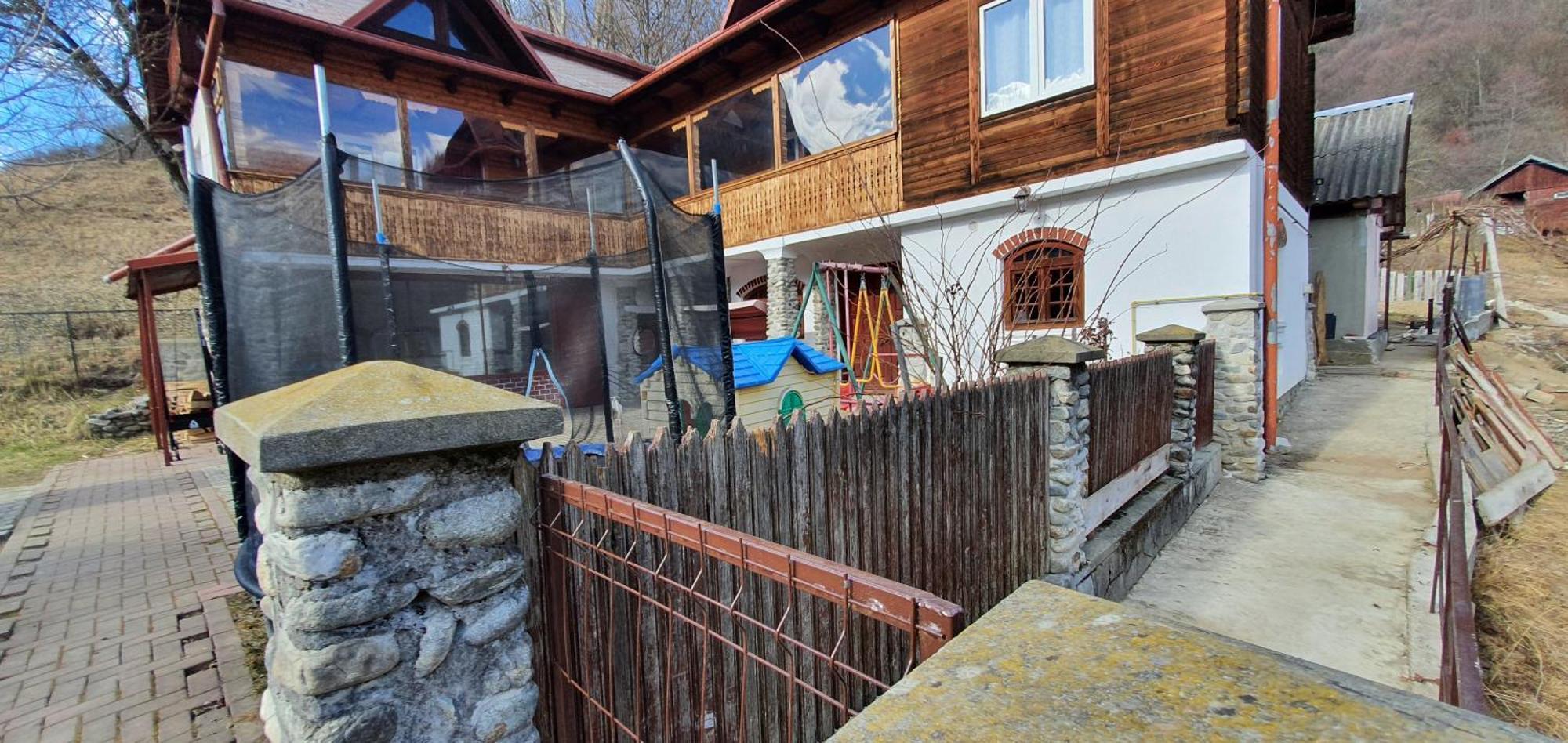Casa Colt De Rai Villa Brezoi Eksteriør bilde