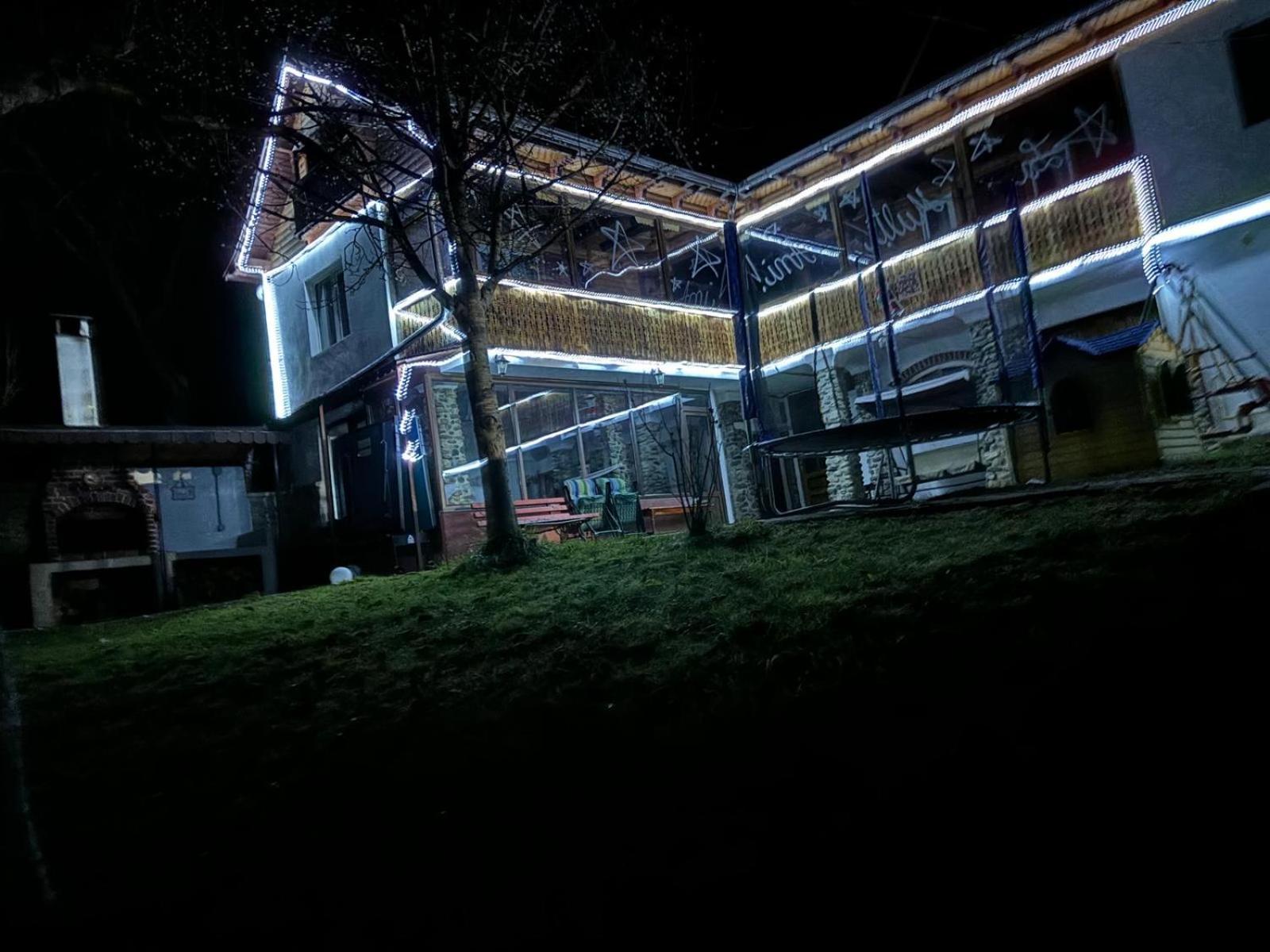 Casa Colt De Rai Villa Brezoi Eksteriør bilde