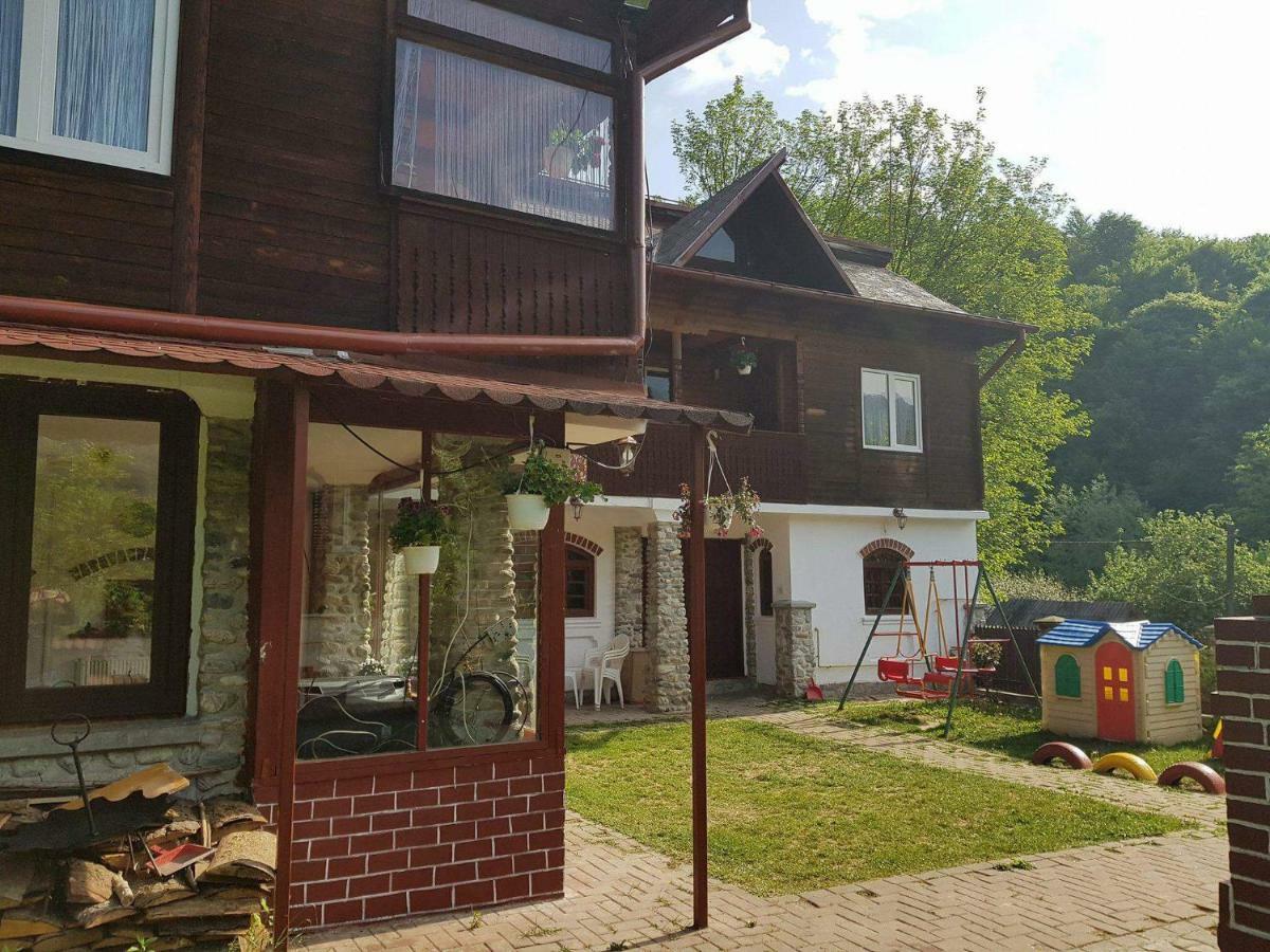 Casa Colt De Rai Villa Brezoi Eksteriør bilde
